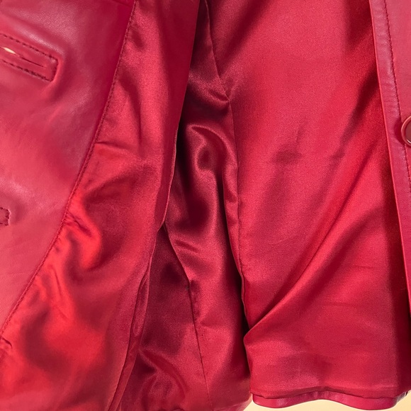 Vintage 90s Casual Corner red faux leather jacket, size medium - Picture 2 of 6